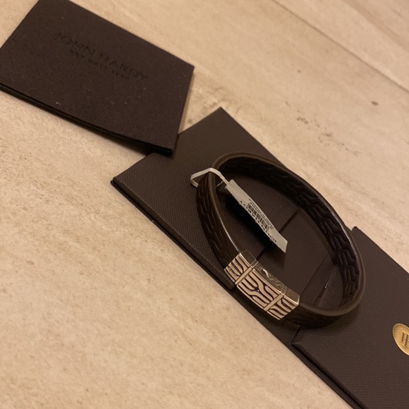 JOHN HARDY LEATHER STATION
BRACELET - Picture 3 of 10